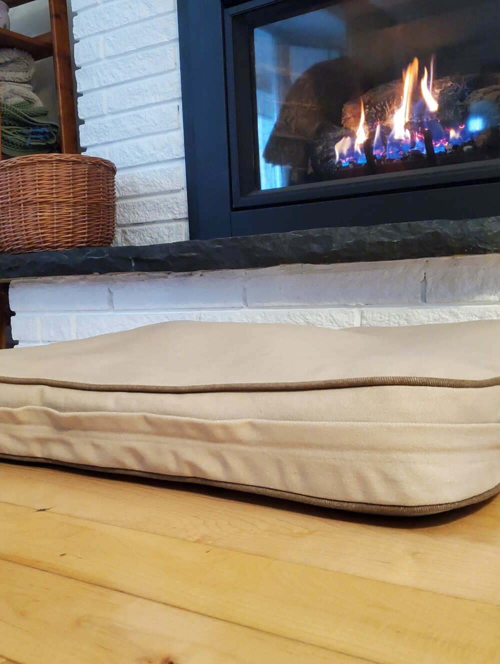 L.L. Bean Khaki Dog Bed With Removeable Cover New Without Tags NWOT